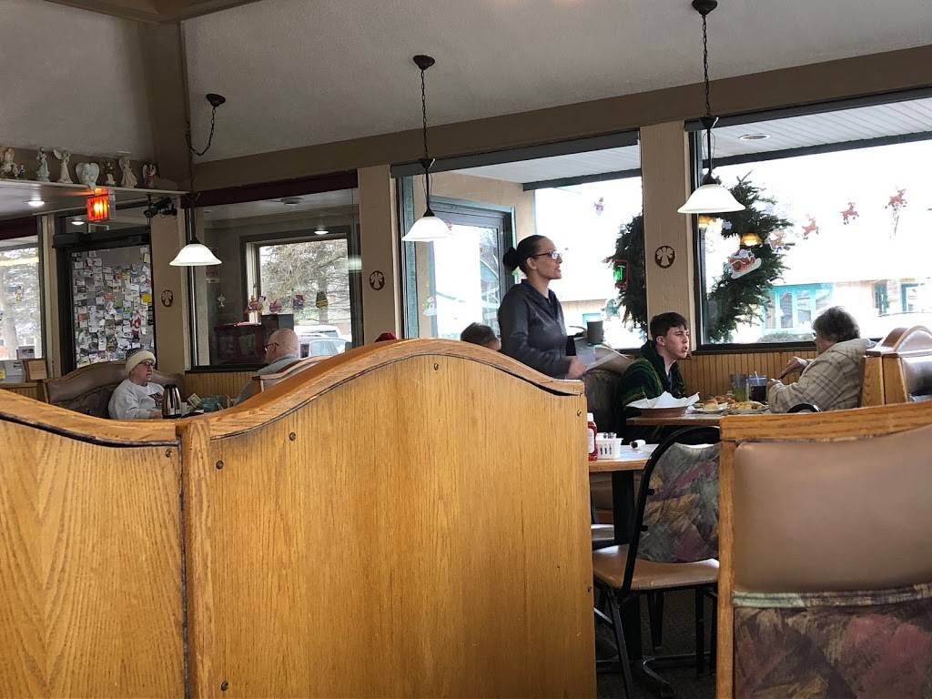 Two Angels Family Restaurant | restaurant | 800 Superior St, Antigo, WI 54409, USA | 7156232321 OR +1 715-623-2321