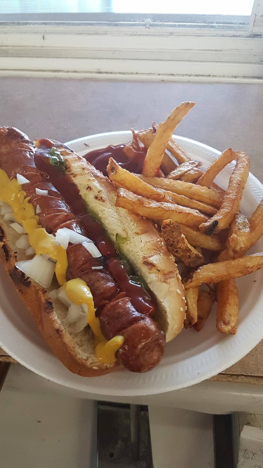 Tonys Chip Wagon | restaurant | 6137 Perth St, Richmond, ON K0A 2Z0, Canada | 6138382118 OR +1 613-838-2118