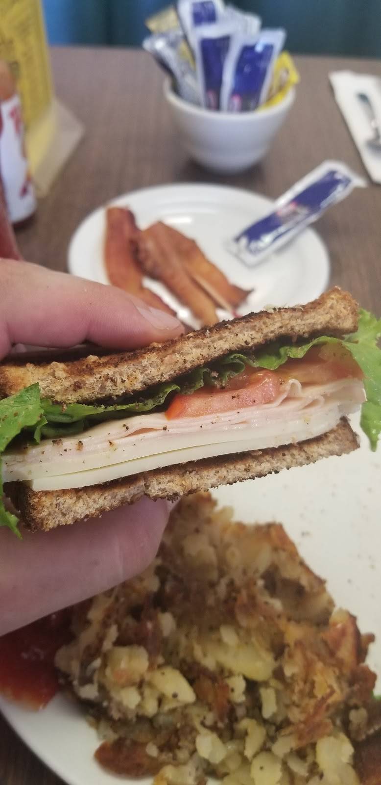 Dots Diner | restaurant | 2716 28th St, Boulder, CO 80301, USA | 3034491323 OR +1 303-449-1323