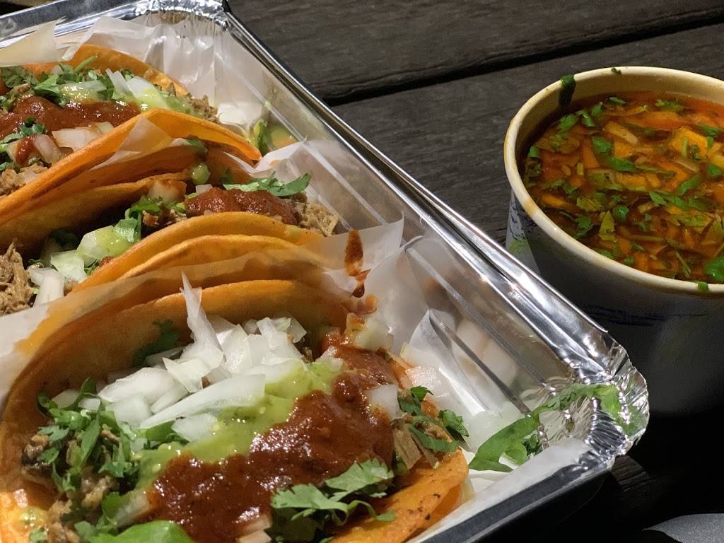 Chinelos Birria Tacos | restaurant | 4-09 Center Blvd, Queens, NY 11101, USA | 9178199066 OR +1 917-819-9066