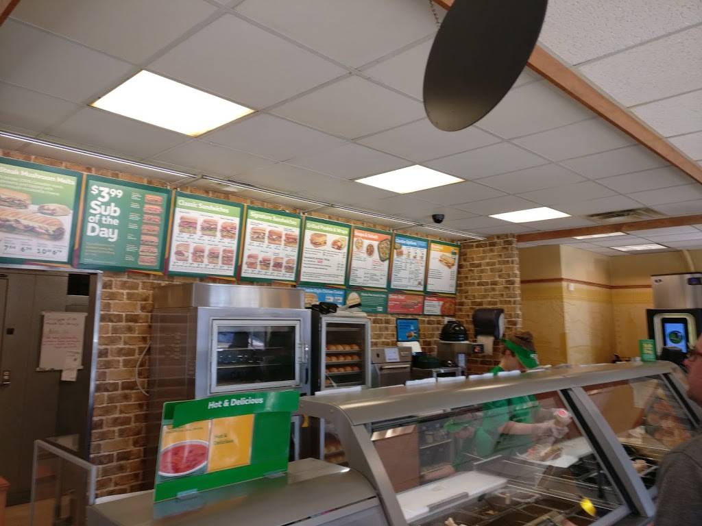 Subway | restaurant | 405 Main St E Unit E, Palmerston, ON N0G 2P0, Canada | 5193435798 OR +1 519-343-5798