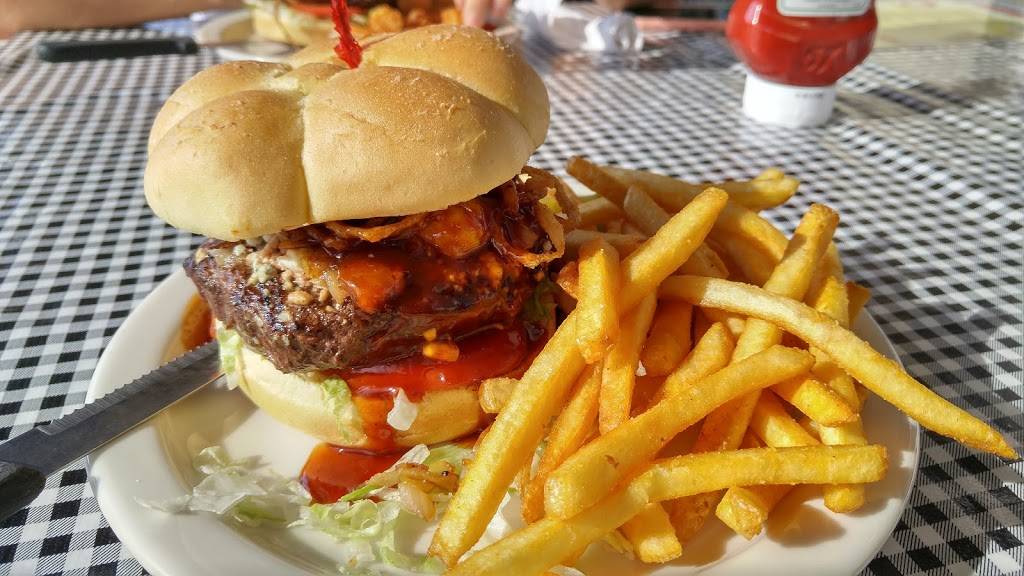 5 & Diner | restaurant | 13001 Founders Square Dr, Orlando, FL 32828, USA | 4077570978 OR +1 407-757-0978