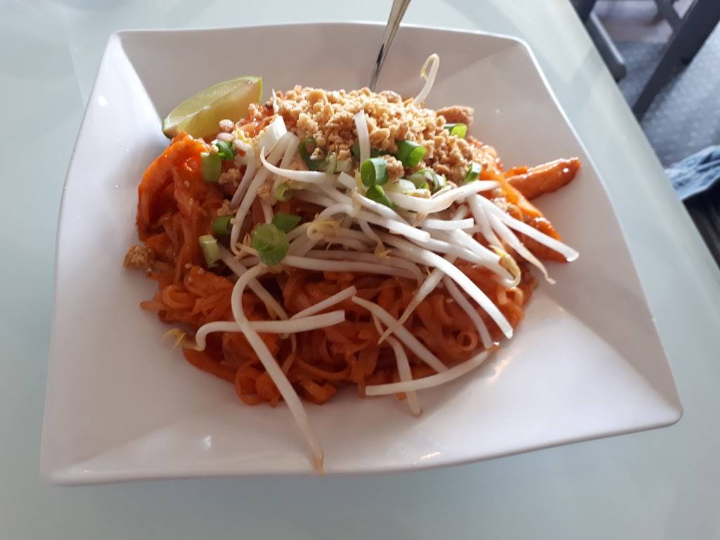 Thai Lan Xang Restaurant | restaurant | 2629 Howard Ave, Windsor, ON N8X 4Z3, Canada | 5199667711 OR +1 519-966-7711