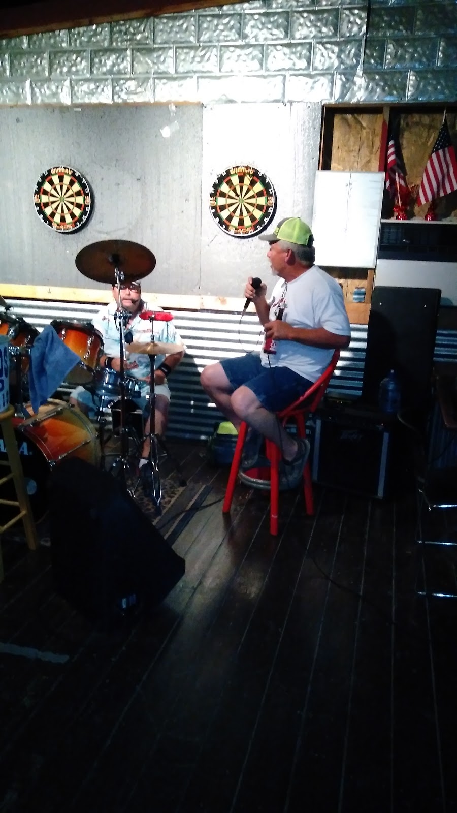 Red Horse Saloon | restaurant | 2440 TX-16, Bandera, TX 78003, USA | 8307963825 OR +1 830-796-3825