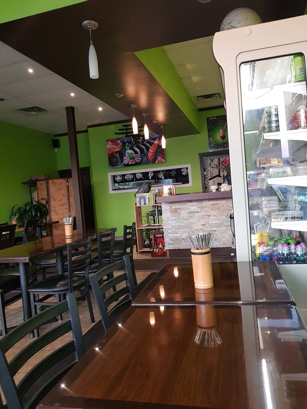 Hakari Sushi | restaurant | 155 Boulevard des Laurentides, Laval, QC H7G 2T5, Canada | 4509335688 OR +1 450-933-5688