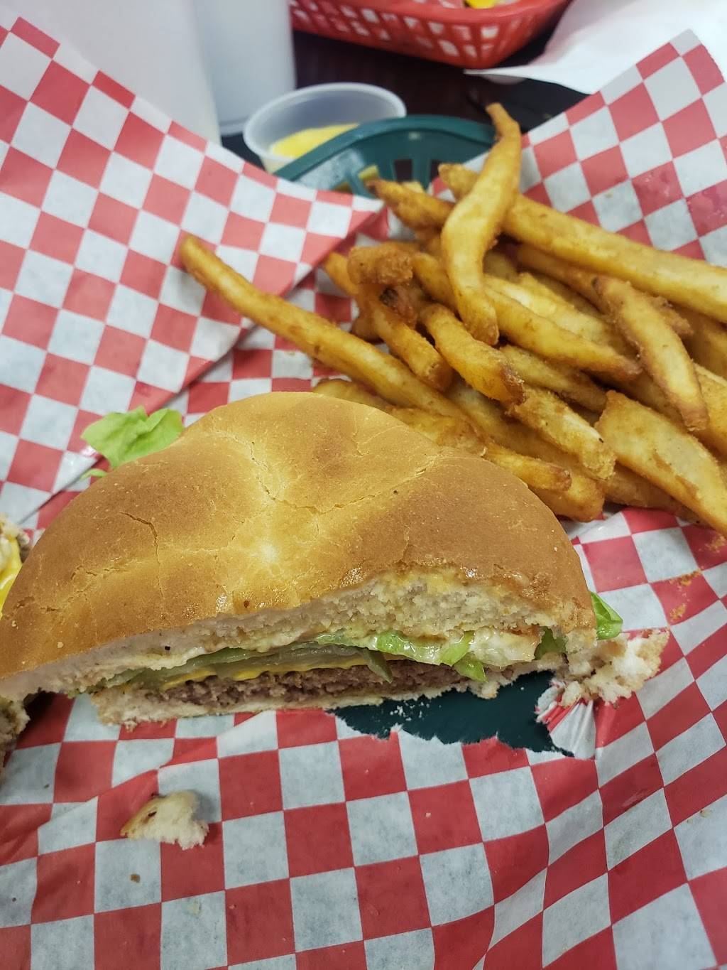 Hamburger Mikes | restaurant | 1533 Jodeco Rd Suite A, Stockbridge, GA 30281, USA | 6788144534 OR +1 678-814-4534