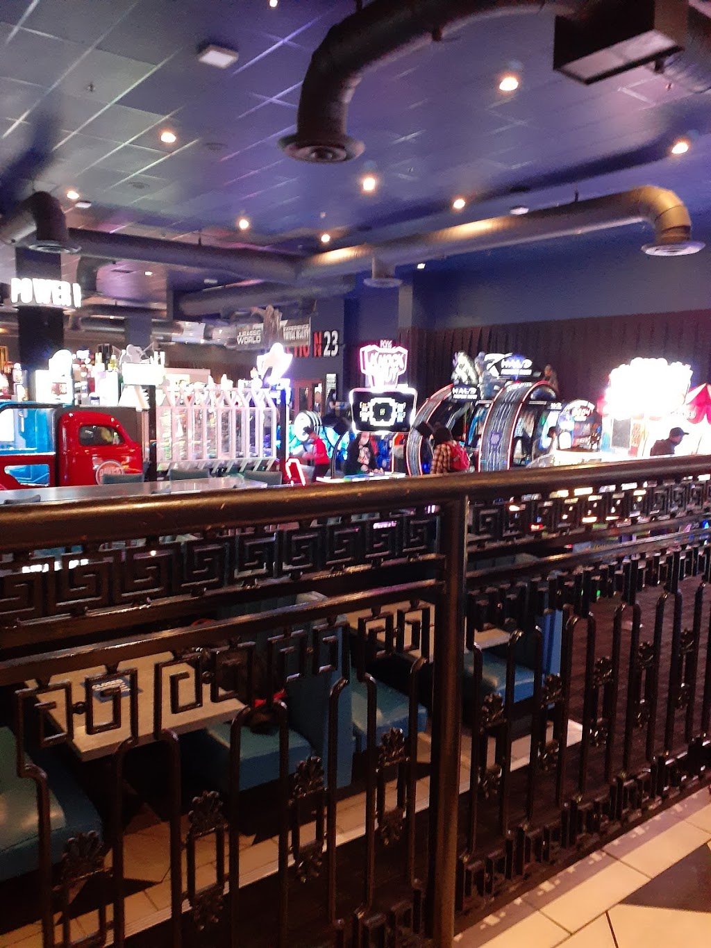 Dave & Busters | restaurant | 40 Providence Pl, Providence, RI 02903, USA | 4012704555 OR +1 401-270-4555