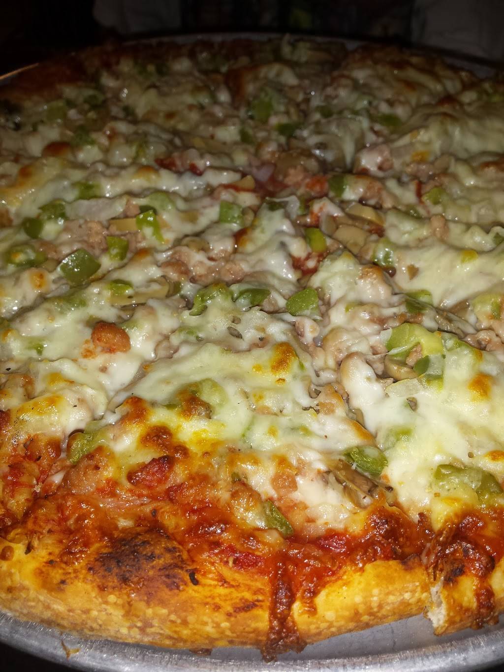Sissios Pizza | restaurant | 869 Exmouth St, Sarnia, ON N7T 5R3, Canada | 5193373711 OR +1 519-337-3711