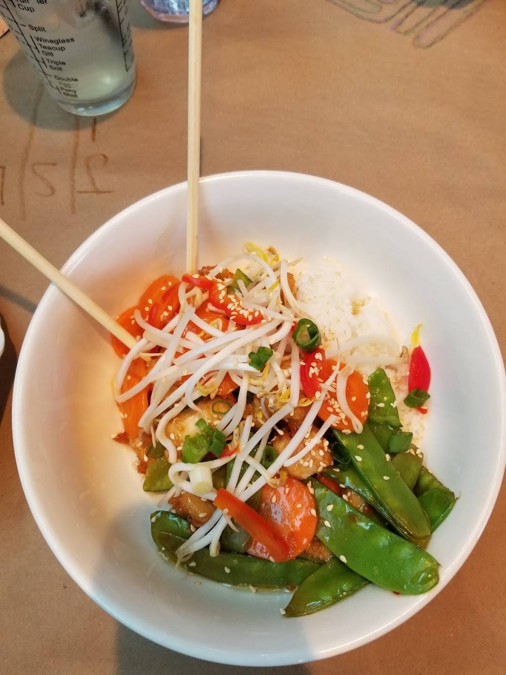 Jack Astors Bar & Grill | restaurant | 1820, av. Pierre-Péladeau local FA01, Laval, QC H7T 2Z1, Canada | 4506816683 OR +1 450-681-6683