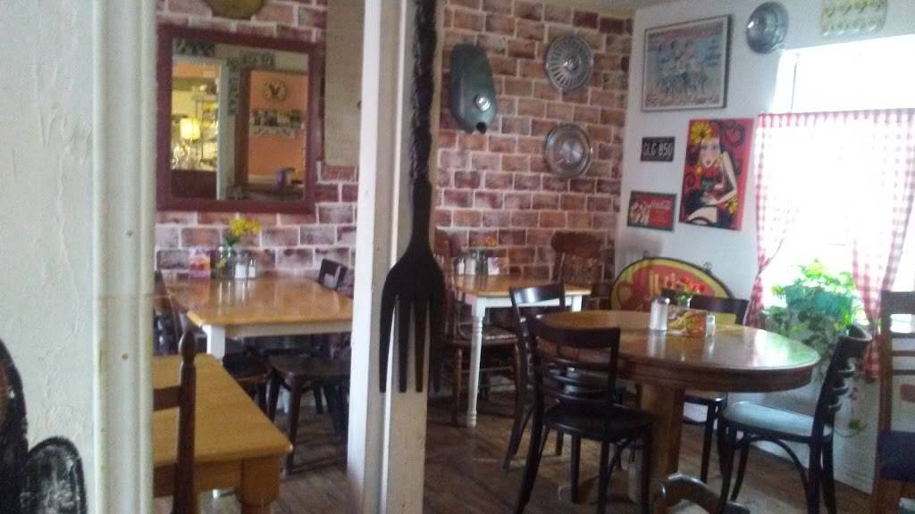 Roxys Burgers | restaurant | 432 Robert E Lee,, San Antonio, TX 78219, USA | 2104370584 OR +1 210-437-0584