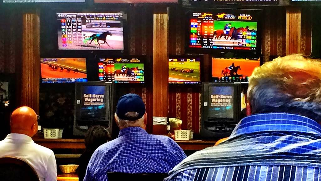 Adams Rib | restaurant | 1603 The Queensway, Etobicoke, ON M8Z 1V1, Canada | 4162522298 OR +1 416-252-2298