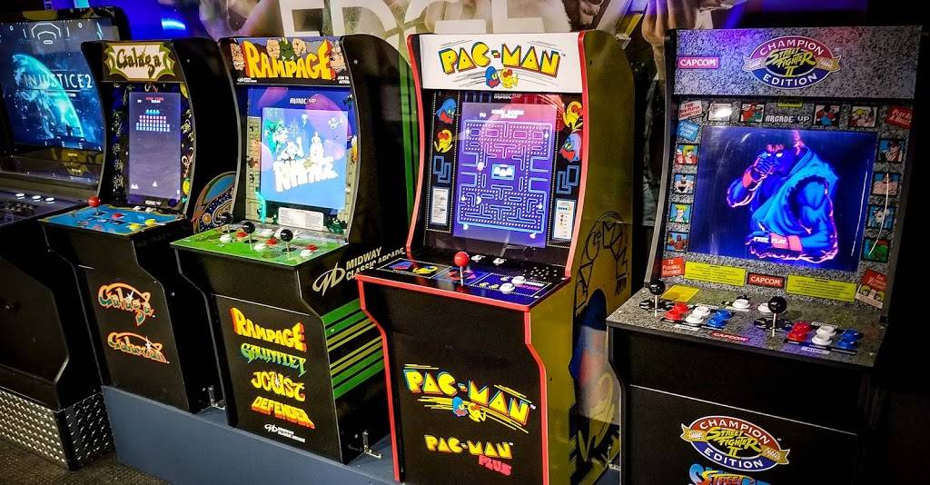 Edge Gamers Lounge | restaurant | 2642 Packerland Dr, Green Bay, WI 54313, USA | 9203939343 OR +1 920-393-9343