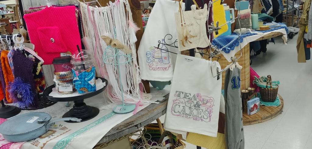 Center Street Junction - Mercantile and More | restaurant | 101 Mashell Ave N, Eatonville, WA 98328, USA | 3608322526 OR +1 360-832-2526