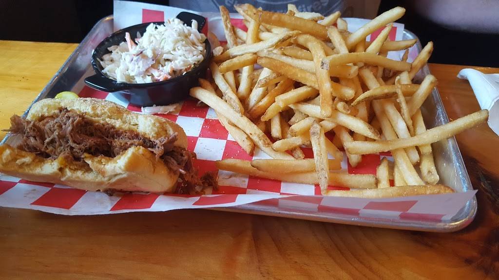 Sea Smoke Barbecue | restaurant | 7 Oakland Ave, Oak Bluffs, MA 02557, USA | 5083387404 OR +1 508-338-7404