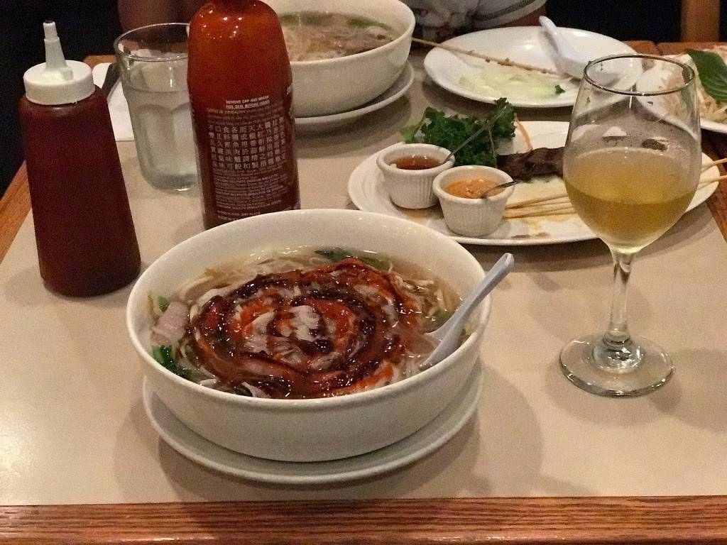 Pho And Thai | restaurant | 63 White St, Belmont, MA 02478, USA | 6174841118 OR +1 617-484-1118