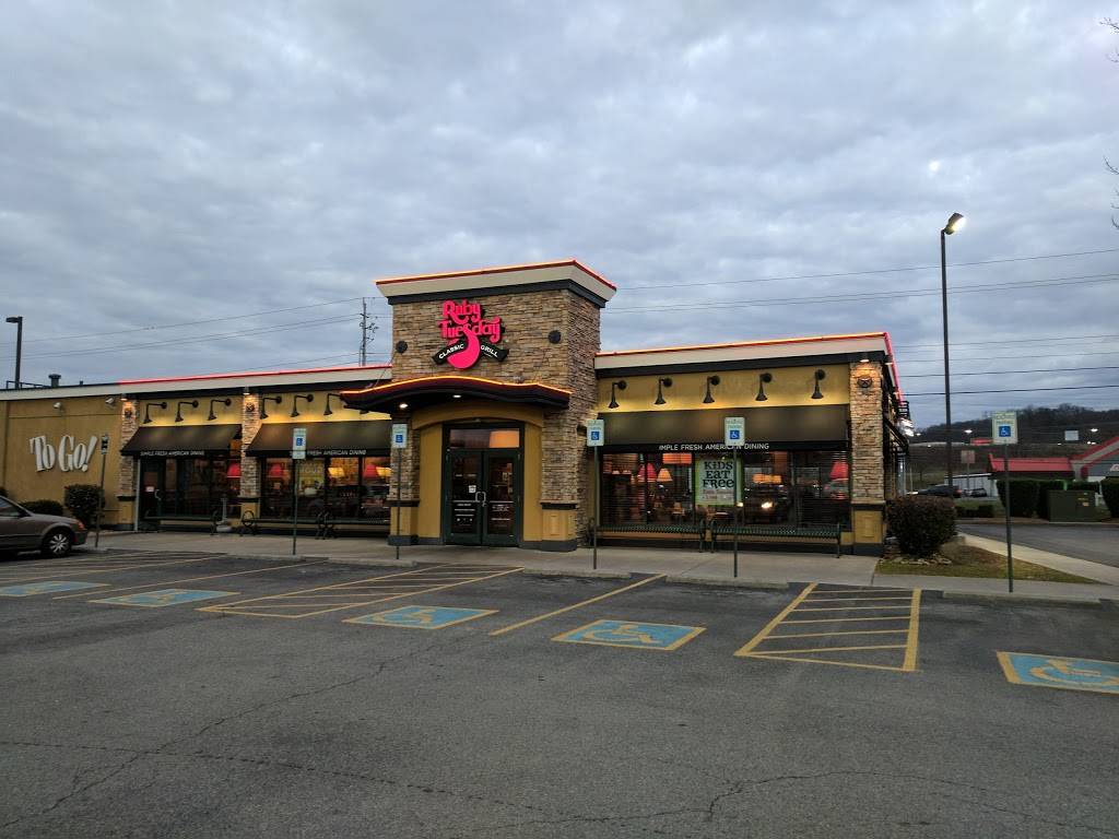 Ruby Tuesday | restaurant | 630 Winfield Dunn Pkwy, Sevierville, TN 37876, USA | 8654287842 OR +1 865-428-7842