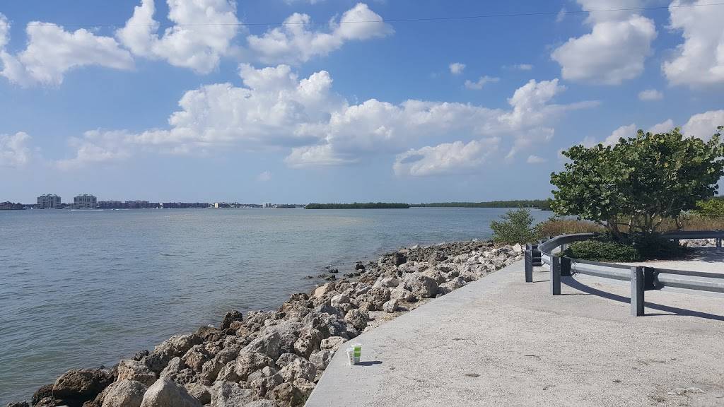 Marco Island Yacht Club | restaurant | 1400 N Collier Blvd, Marco Island, FL 34145, USA | 2393940199 OR +1 239-394-0199