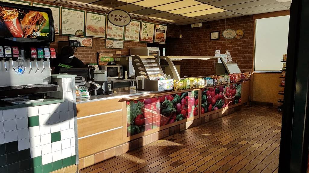 Subway | restaurant | 1120 E State St, Rockford, IL 61104, USA | 8159620507 OR +1 815-962-0507