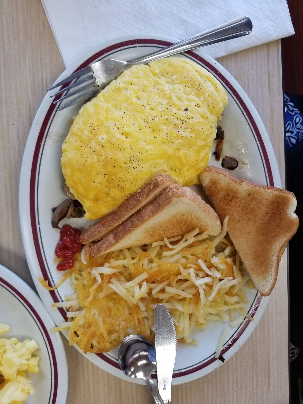 Huddle House | meal takeaway | 704 N Main St, Wrens, GA 30833, USA | 7065477760 OR +1 706-547-7760