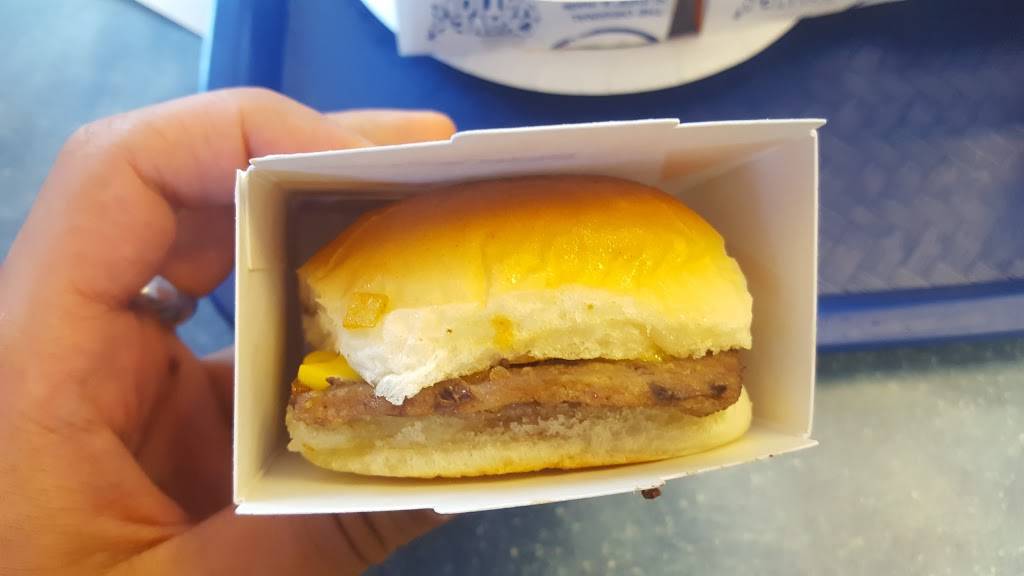 White Castle | restaurant | 2201 Middle Country Rd, Centereach, NY 11720, USA | 6314673147 OR +1 631-467-3147