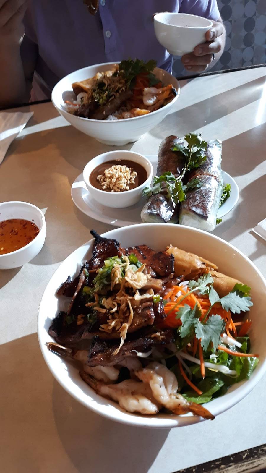 Pho Le | restaurant | 8785 Center Pkwy, Sacramento, CA 95823, USA | 9166887799 OR +1 916-688-7799