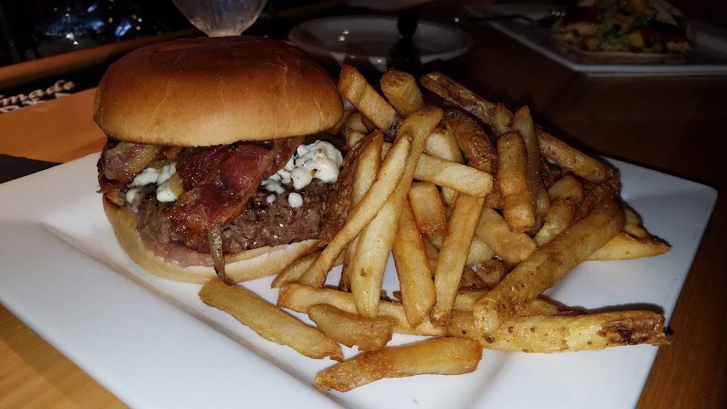 Chill Restaurant & Bar | restaurant | 357 Corey Ave, St Pete Beach, FL 33706, USA | 7273602445 OR +1 727-360-2445