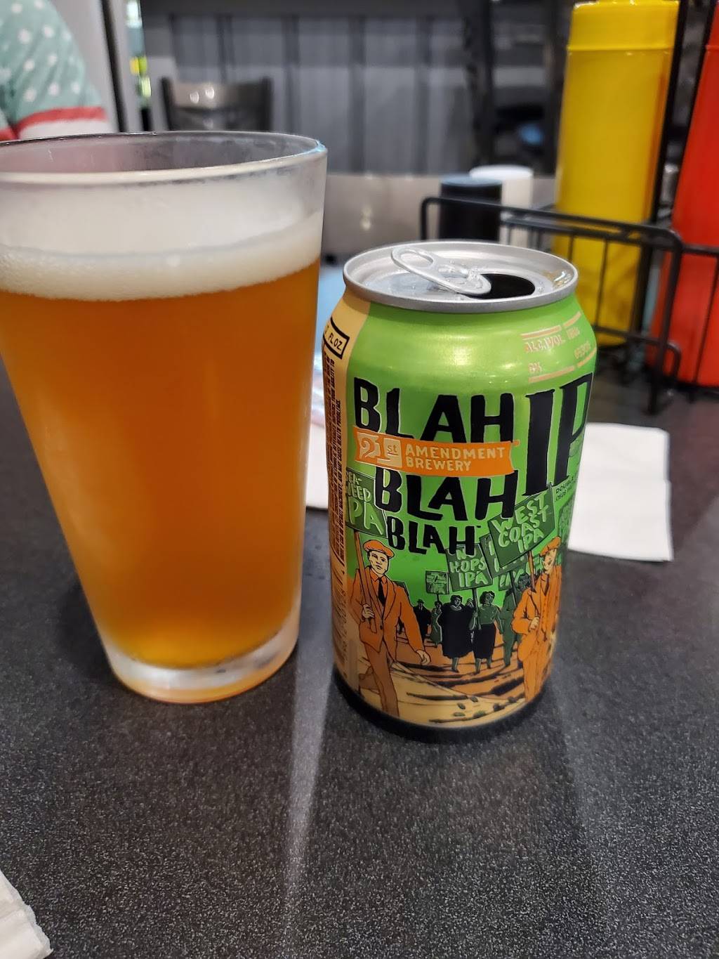 Hill City Pub | restaurant | 4017 Wards Rd, Lynchburg, VA 24502, USA | 4345829001 OR +1 434-582-9001