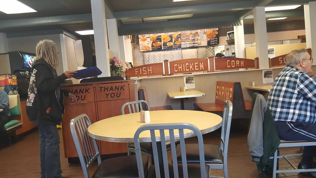 Long John Silvers | restaurant | 123 Harlem Ave, Forest Park, IL 60130, USA | 7087714054 OR +1 708-771-4054