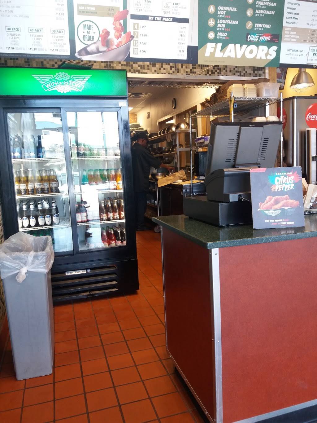 Wingstop | restaurant | 4400 North Fwy, Houston, TX 77022, USA | 7139369464 OR +1 713-936-9464