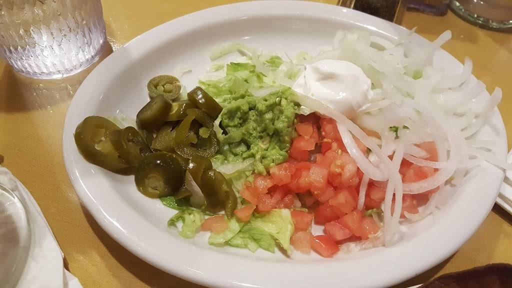 Casa Garcias Mexican Restaurant & Cantina | restaurant | 1901, I-35, Round Rock, TX 78664, USA | 5122188908 OR +1 512-218-8908