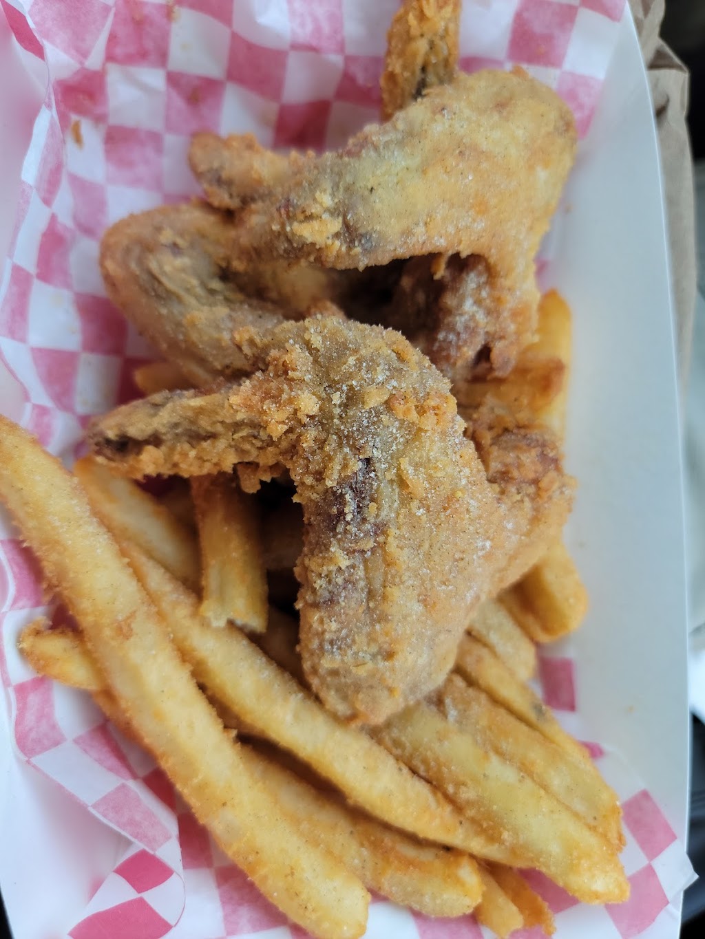 Shark’s Fish & Chicken | restaurant | 2000 Pike Ave, North Little Rock, AR 72114, USA | 5013798410 OR +1 501-379-8410