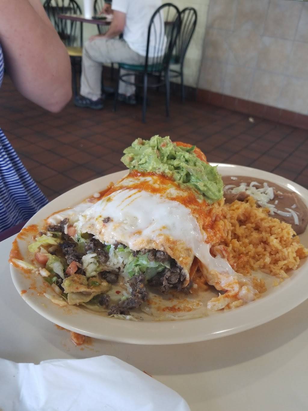 Los 3 burritos | restaurant | 185 W Lincoln Hwy, DeKalb, IL 60115, USA | 8157566060 OR +1 815-756-6060