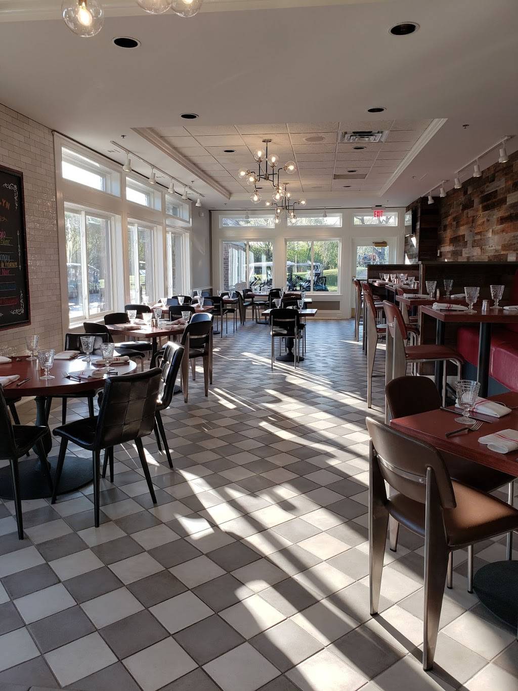 The Brooklyn Restaurant and Bar | restaurant | 8700 Edinbrook Crossing, Brooklyn Park, MN 55443, USA | 7633158535 OR +1 763-315-8535