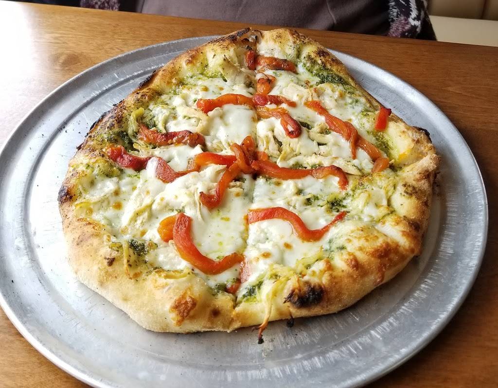 Toss & Fire Wood-Fired Pizza | meal takeaway | 315 N Main St, North Syracuse, NY 13212, USA | 3154589380 OR +1 315-458-9380