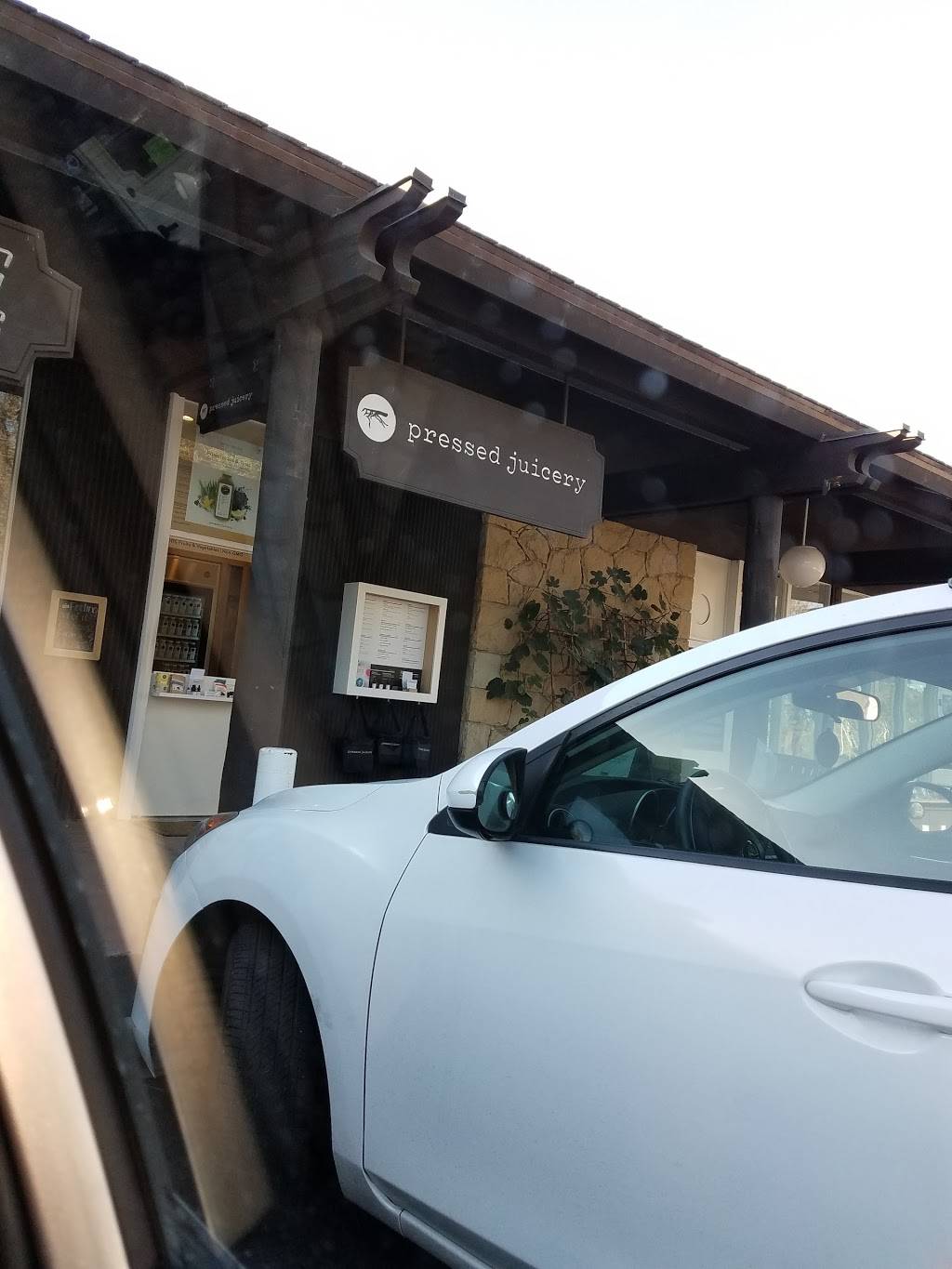Pressed Juicery | restaurant | 1024 Coast Village Rd #C, Montecito, CA 93108, USA | 8058452093 OR +1 805-845-2093