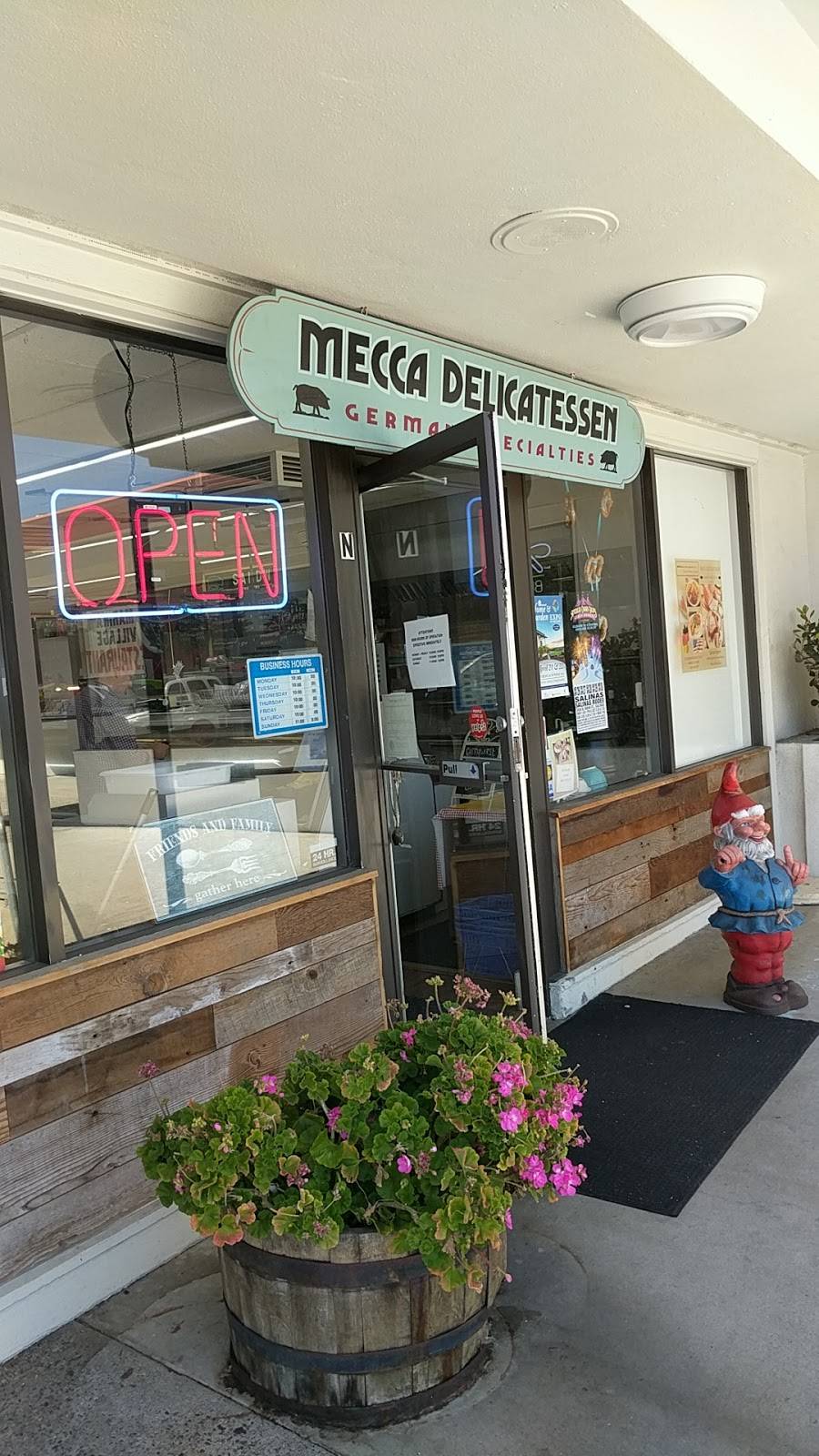Mecca Delicatessen | restaurant | 215 Reservation Rd n, Marina, CA 93933, USA | 8313847821 OR +1 831-384-7821