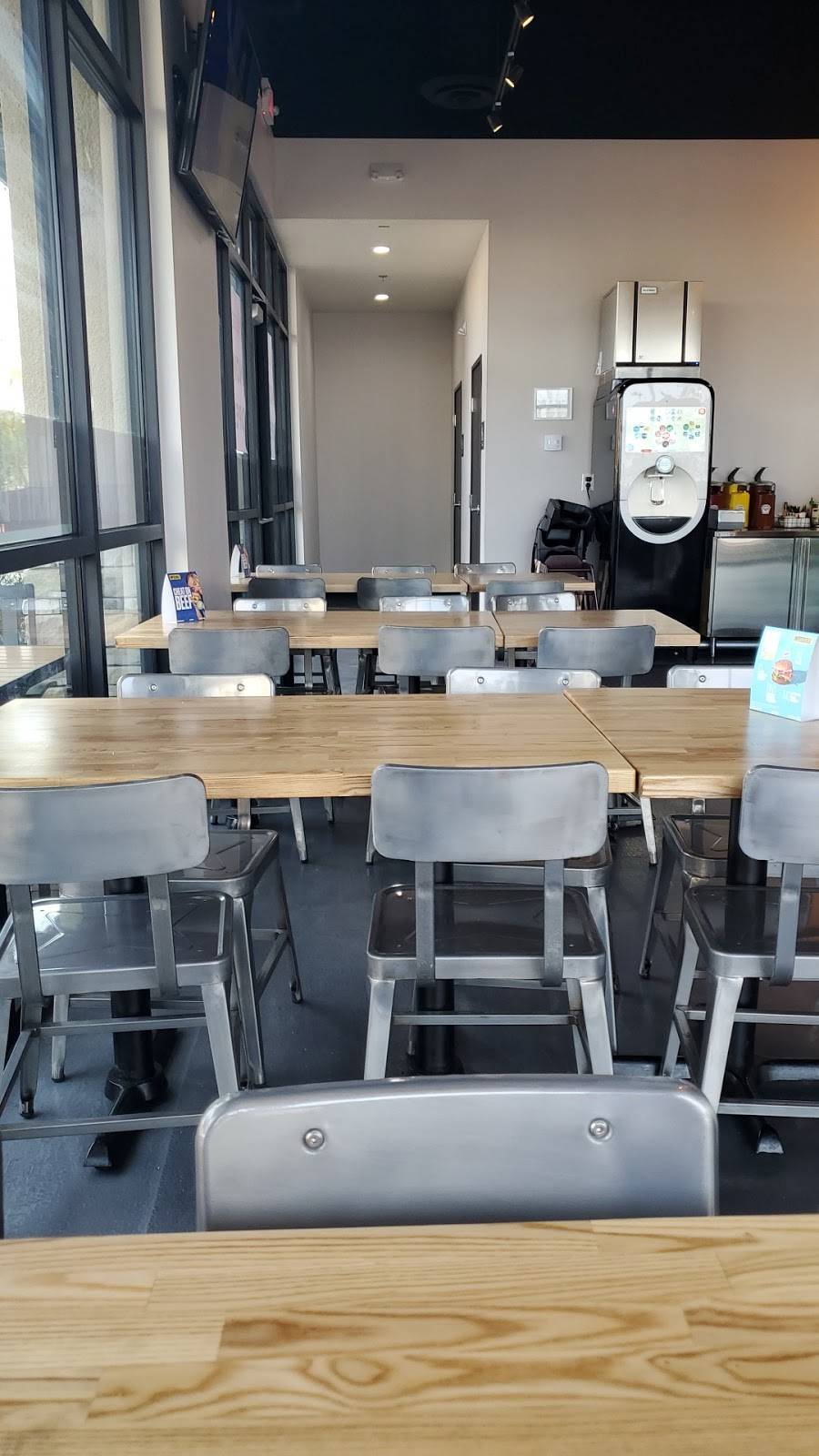 BurgerIM | restaurant | Mountain’s Edge Marketplace, 7825 Blue Diamond Rd Ste 101, Las Vegas, NV 89178, USA | 7026384800 OR +1 702-638-4800