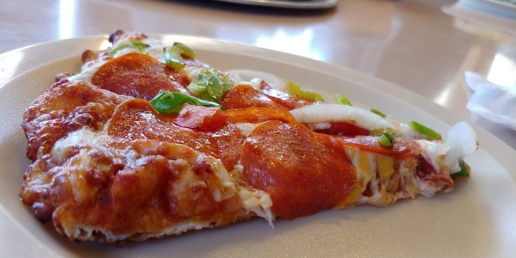 Round Table Pizza | meal takeaway | 821 Eleventh St, Lakeport, CA 95453, USA | 7072638110 OR +1 707-263-8110