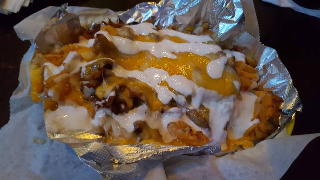 Brunos Tavern | restaurant | 7538 Maple St, New Orleans, LA 70118, USA | 5048617615 OR +1 504-861-7615