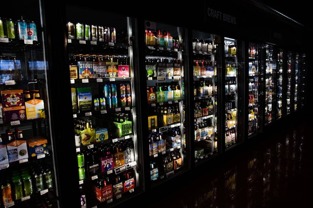 Waypoint Dock & Spirits | restaurant | 187 S 3rd Ave, Fruitport, MI 49415, USA | 2316810413 OR +1 231-681-0413