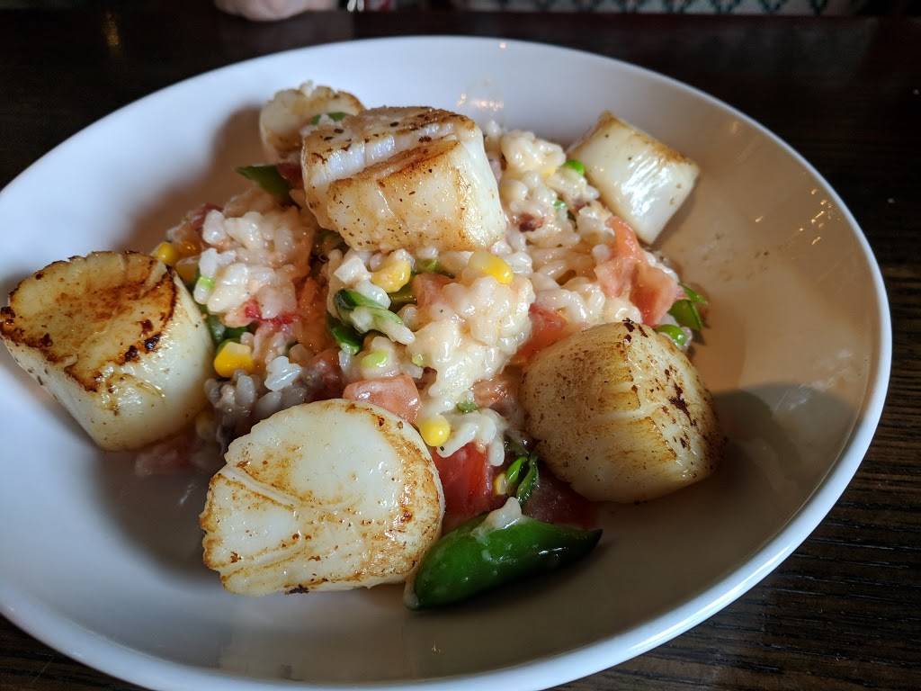 Burtons Grill | restaurant | 1875 US-17, Mt Pleasant, SC 29464, USA | 8436062590 OR +1 843-606-2590