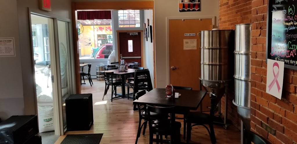 Two Gramps Brewing | restaurant | 266 Water St, Gardiner, ME 04345, USA | 2075920776 OR +1 207-592-0776