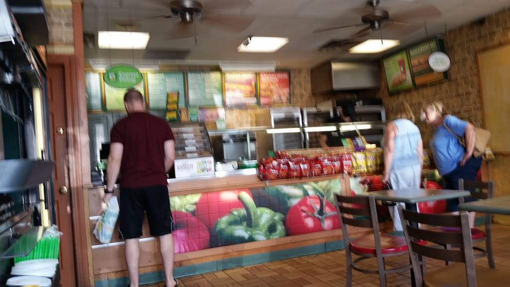 Subway | restaurant | 915 Meriden-Waterbury Turnpike, Plantsville, CT 06479, USA | 8606217719 OR +1 860-621-7719
