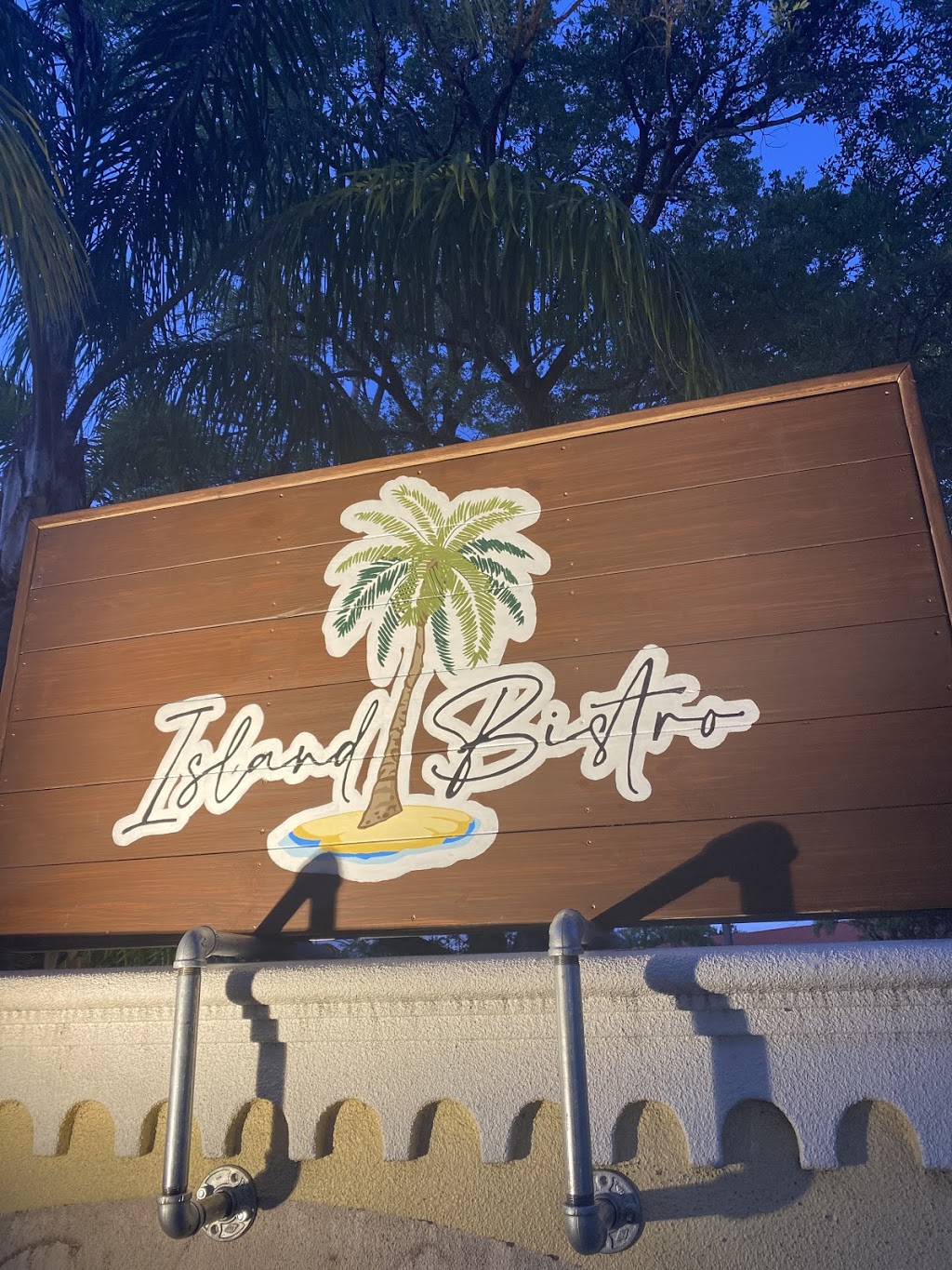 Island Bistro & Bar | restaurant | Island Bistro, 238 E Davis Blvd, Tampa, FL 33606, USA | 8132514600 OR +1 813-251-4600