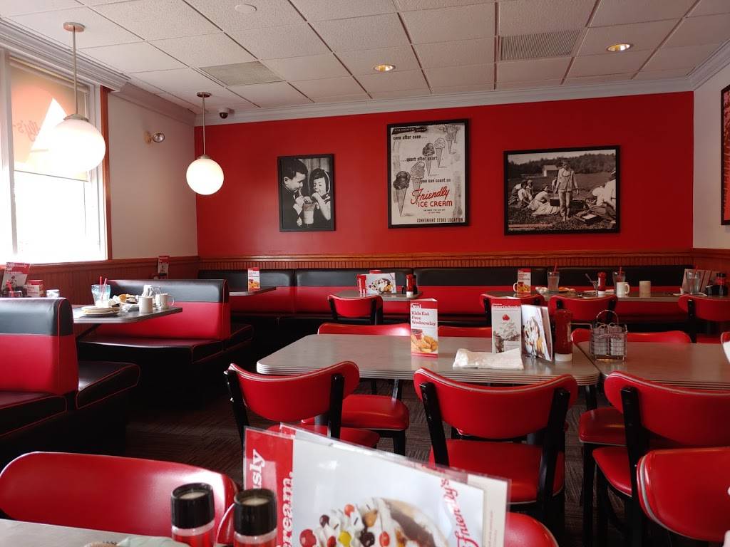 Friendlys | restaurant | 5 Davis Straits Road, Falmouth, MA 02540, USA | 5085482361 OR +1 508-548-2361