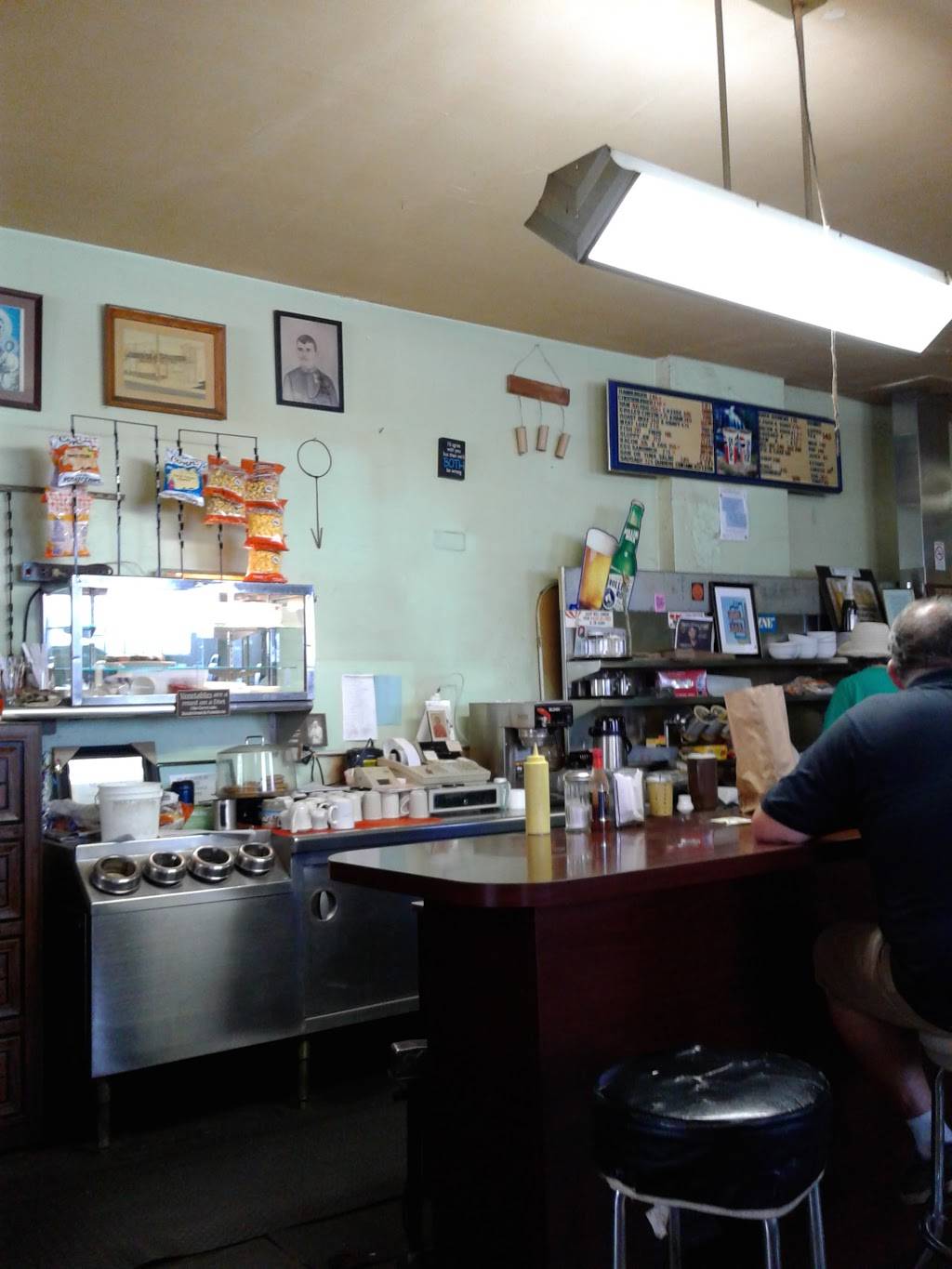 Lisska Bar & Grill | restaurant | 2665 E 5th Ave, Columbus, OH 43219, USA | 6142539337 OR +1 614-253-9337