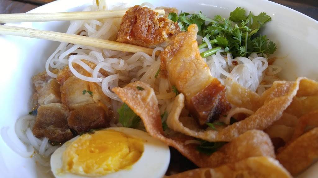 Boran Thai Restaurant | restaurant | 3405 5401, Hollywood Blvd, Los Angeles, CA 90027, USA | 3234698883 OR +1 323-469-8883