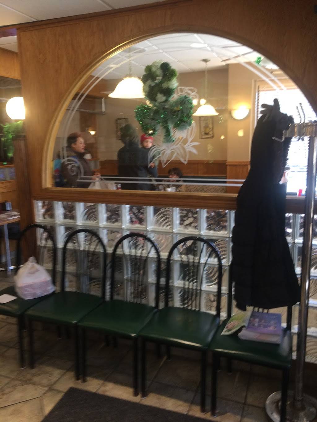 Uptown Cafe | cafe | 24 E Miner St, Arlington Heights, IL 60004, USA | 8473981720 OR +1 847-398-1720