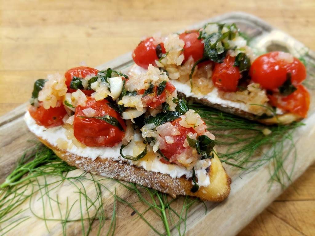 Capras Kitchen | restaurant | 1834 Lakeshore Rd W, Mississauga, ON L5J 1J7, Canada | 9059161834 OR +1 905-916-1834