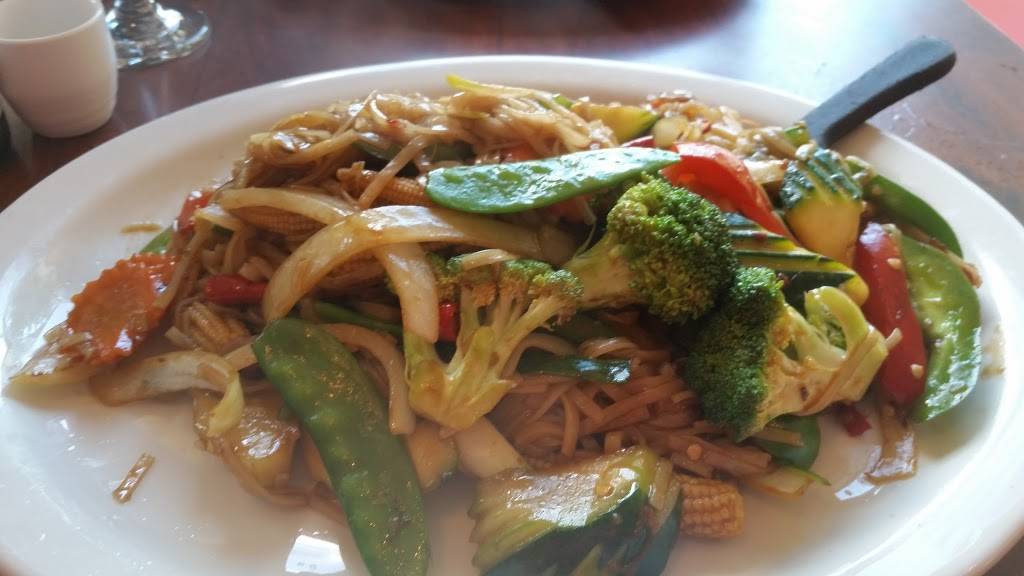 Thai Thai Village | restaurant | 100 Harrison St, Cocoa, FL 32922, USA | 3216318228 OR +1 321-631-8228